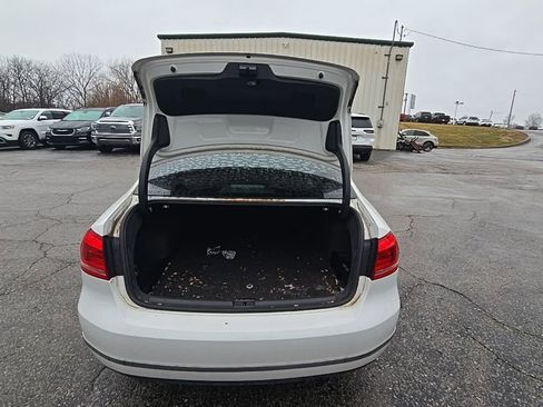Used 2014 Volkswagen Passat TDI SE FWD image 18