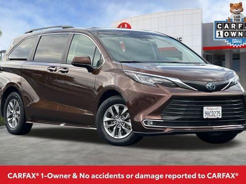 Certified 2023 Toyota Sienna XLE image 2