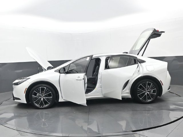 Used 2024 Toyota Prius Limited w/ Limited Premium Package FWD image 32