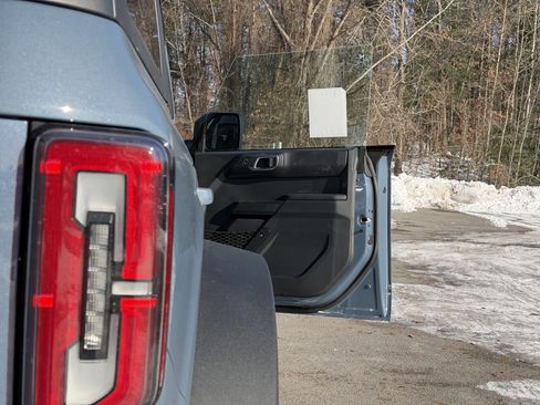 New 2025 Ford Bronco Outer Banks w/ Sasquatch Package image 32