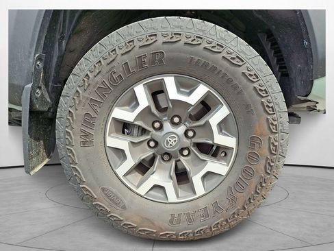 Used 2023 Toyota Tacoma TRD Off-Road w/ TRD Premium Off Road Package AWD/4WD image 7