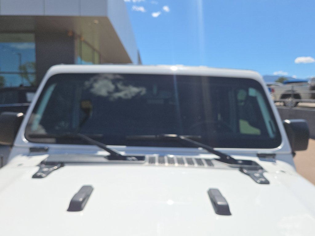 Used 2020 Jeep Gladiator Overland AWD/4WD image 41