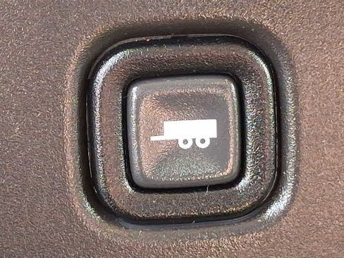 Used 2023 Chevrolet Express 2500 w/ Driver Convenience Package image 19