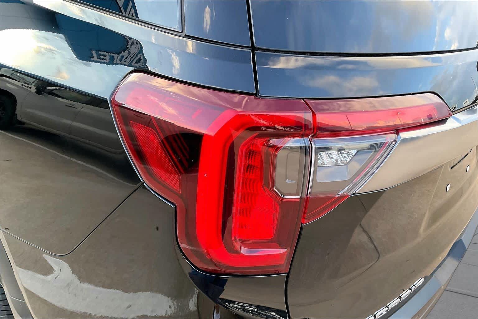 Used 2023 GMC Acadia AT4 w/ Technology Package AWD/4WD image 26