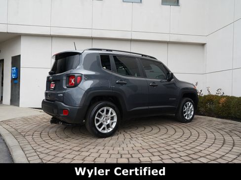 Used 2022 Jeep Renegade Latitude w/ Convenience Group image 3