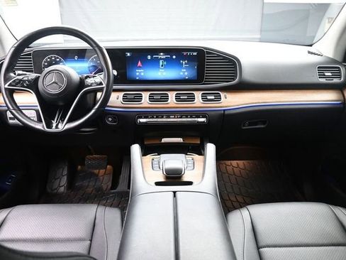 Used 2025 Mercedes-Benz GLE 350 4MATIC image 2