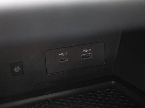 Certified 2025 Nissan Pathfinder SL w/ SL Premium Package FWD image 16