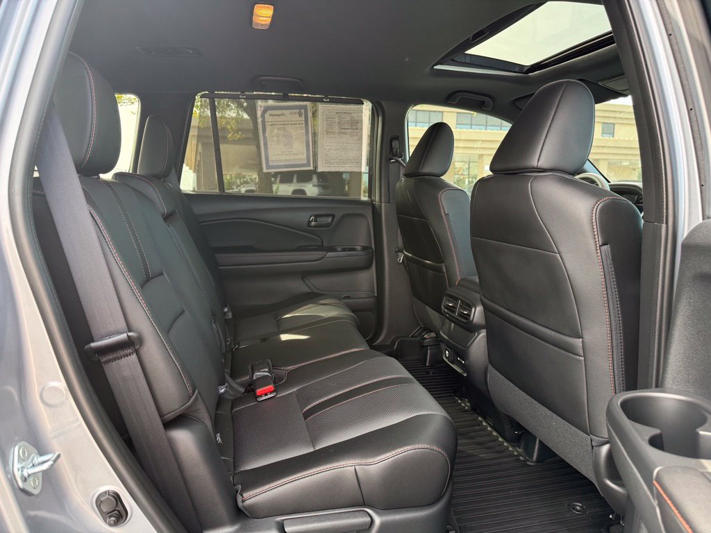 Used 2025 Honda Passport TrailSport image 13