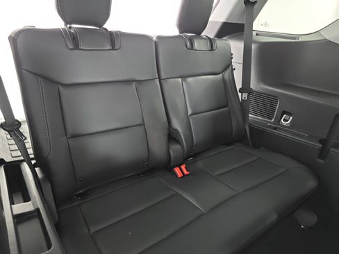 Used 2024 Ford Explorer XLT w/ Equipment Group 202A RWD image 12