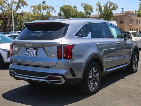 Used 2022 Kia Sorento S FWD image 10