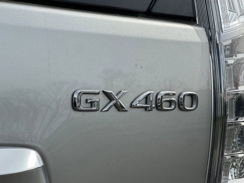 Used 2023 Lexus GX 460 Premium w/ Premium Package image 38