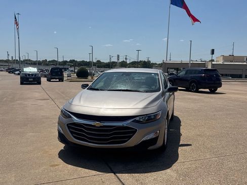 Used 2025 Chevrolet Malibu LS FWD image 6