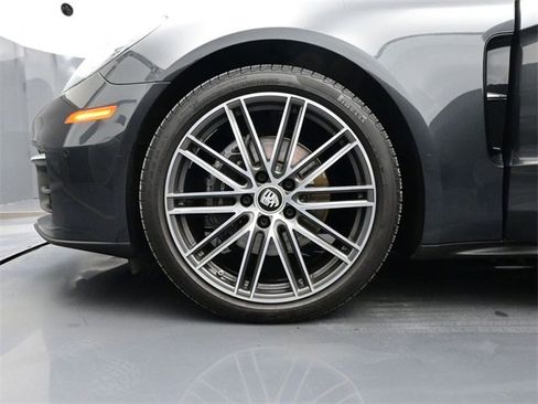 Used 2021 Porsche Panamera 4 image 6