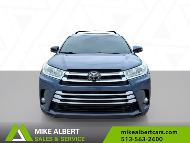 Used 2018 Toyota Highlander XLE AWD/4WD image 2