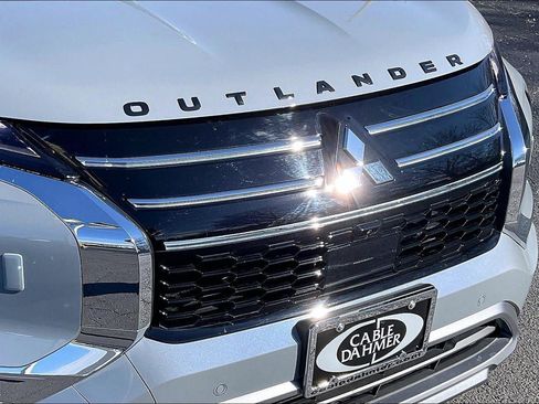 Used 2025 Mitsubishi Outlander SEL image 31
