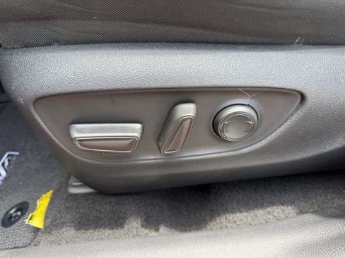 Used 2022 Toyota RAV4 XLE FWD image 25