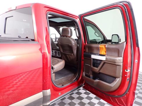 Used 2015 Ford F150 King Ranch w/ Equipment Group 601A Luxury AWD/4WD image 35