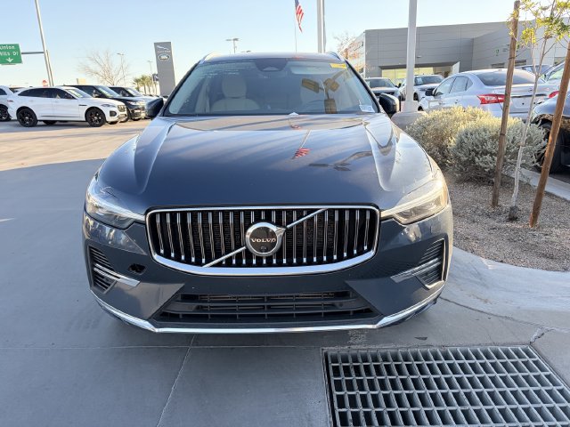 Used 2022 Volvo XC60 T8 Inscription w/ Advanced Package AWD/4WD image 2
