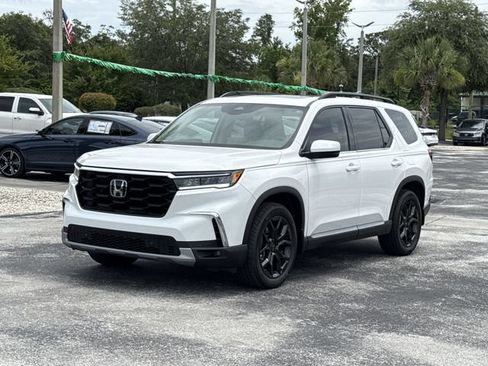 New 2025 Honda Pilot Touring image 13