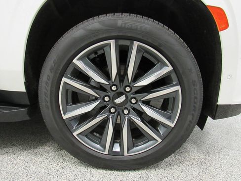 Used 2021 Cadillac Escalade ESV Sport w/ Heavy-Duty Trailer Package AWD/4WD image 13