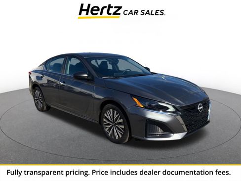 Used 2025 Nissan Altima 2.5 SV FWD image 1