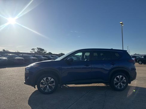 Certified 2023 Nissan Rogue SV FWD image 12