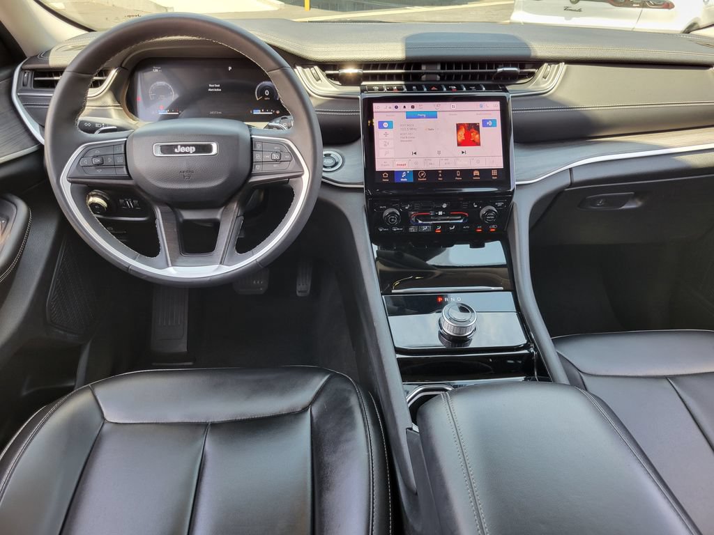 Used 2023 Jeep Grand Cherokee Limited RWD image 4
