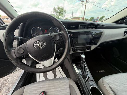 Used 2018 Toyota Corolla LE image 14