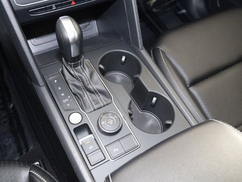 Used 2021 Volkswagen Atlas SE image 29