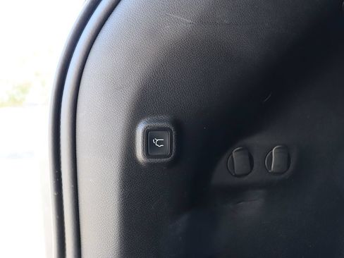 Used 2021 Jeep Cherokee Latitude Lux w/ Comfort/Convenience Group AWD/4WD image 26