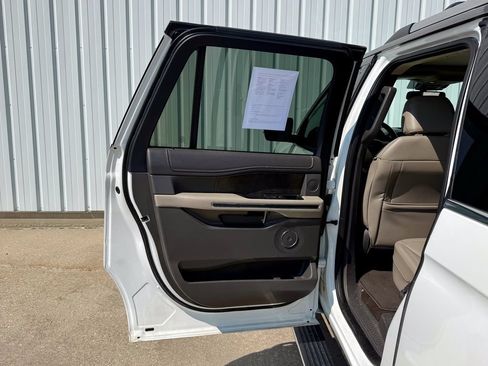 Used 2021 Ford Expedition Max Limited AWD/4WD image 12