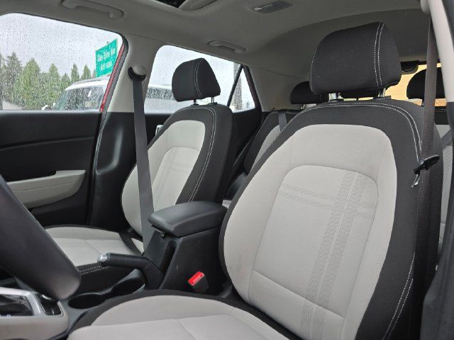 Certified 2025 Hyundai Venue SEL FWD image 21