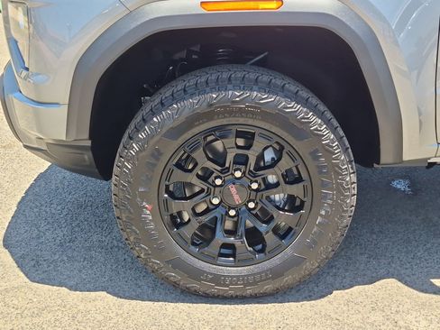 New 2026 GMC Canyon Elevation w/ Convenience Package RWD image 34