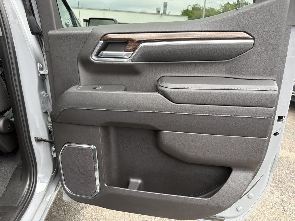 Used 2024 GMC Sierra 1500 Elevation AWD/4WD image 16