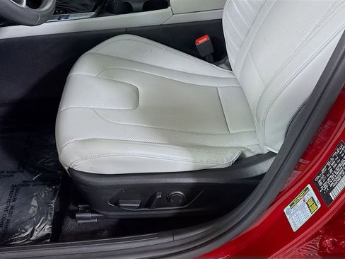 Used 2025 Hyundai Elantra Limited FWD image 22