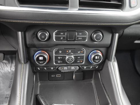Used 2023 Chevrolet Suburban Premier RWD image 18