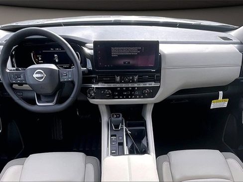 New 2026 Nissan Pathfinder SL image 5