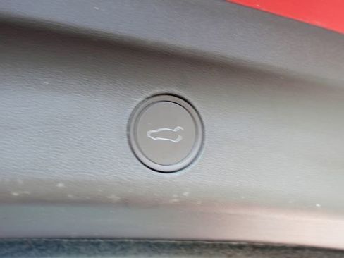 Used 2023 Tesla Model Y Performance image 22