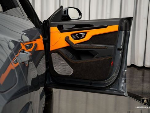 Used 2023 Lamborghini Urus S image 43