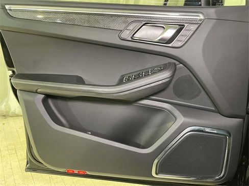 Used 2025 Porsche Macan GTS image 35