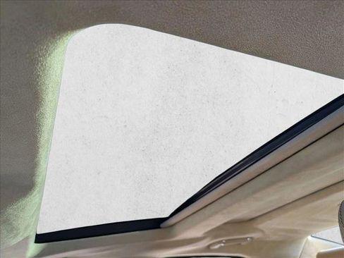 Used 2012 Jaguar XJ RWD image 13