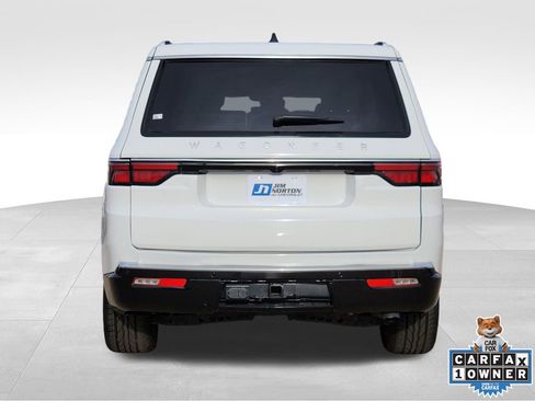 Used 2024 Jeep Wagoneer Series II image 7