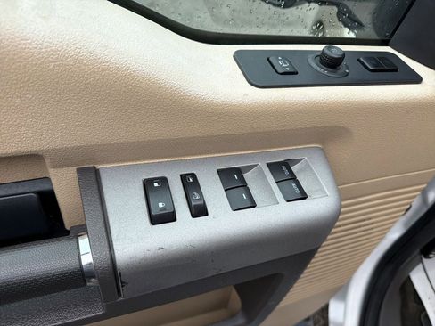 Used 2014 Ford F250 Lariat w/ Lariat Ultimate Package image 17