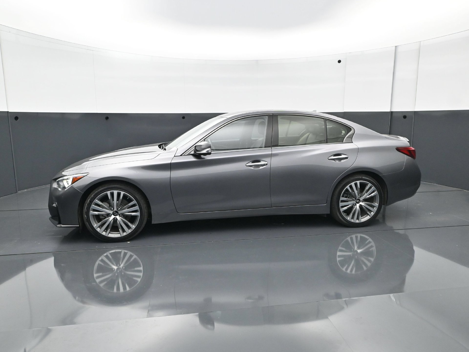 Used 2024 INFINITI Q50 Sensory AWD/4WD image 3