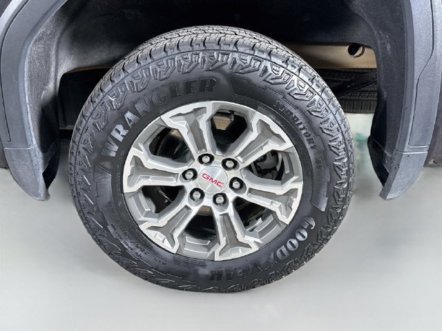 Used 2025 GMC Sierra 1500 SLT AWD/4WD image 30
