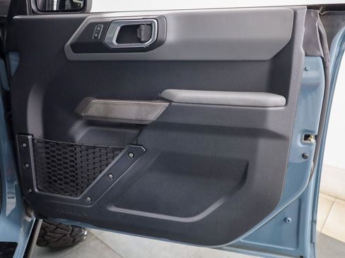 Used 2022 Ford Bronco Black Diamond w/ Sasquatch Package image 18