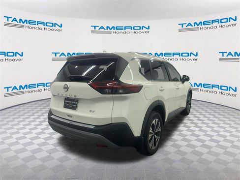 Used 2023 Nissan Rogue SV w/ SV Premium B Package image 5