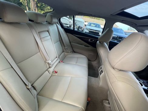 Used 2019 INFINITI Q50 Luxe w/ Essential Package (3.0T Luxe) AWD/4WD image 23