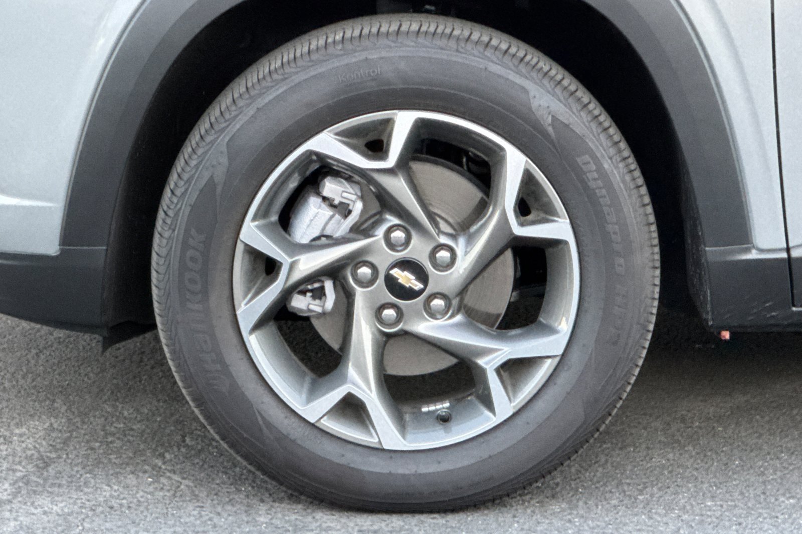 Used 2026 Chevrolet Trax LT w/ LT Convenience Package FWD image 41