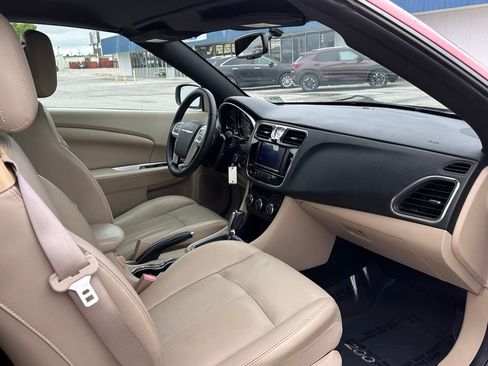 Used 2014 Chrysler 200 Limited FWD image 16